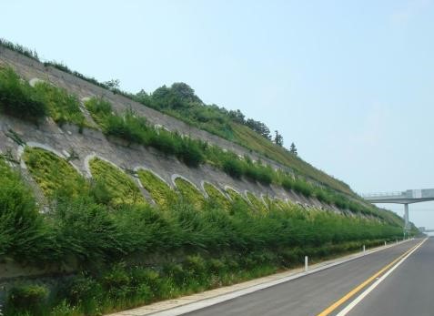 高速公路邊坡護坡施工